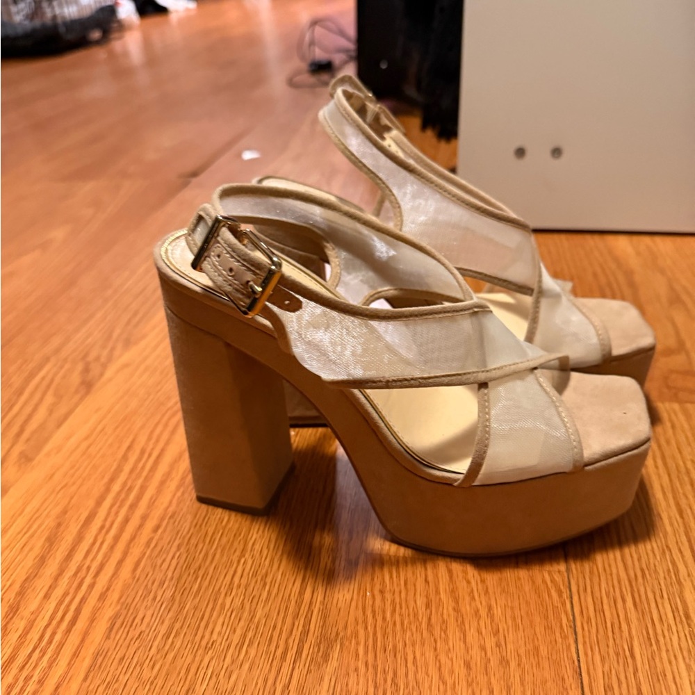 Jessica Simpson Beige Platform Heels